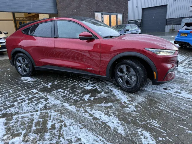 Ford Mustang Mach-E RWD 75 kWh 2021 Elektrisch 9