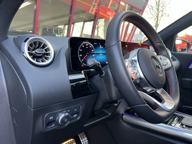 Mercedes-Benz B-Klasse 180 AMG Line 2023 Benzine 13