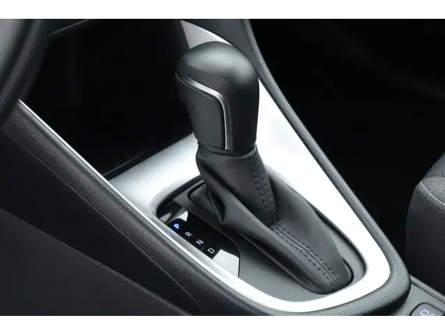 Toyota Yaris 1.5 Hybrid Dynamic 2023 Hybride Benzine 6