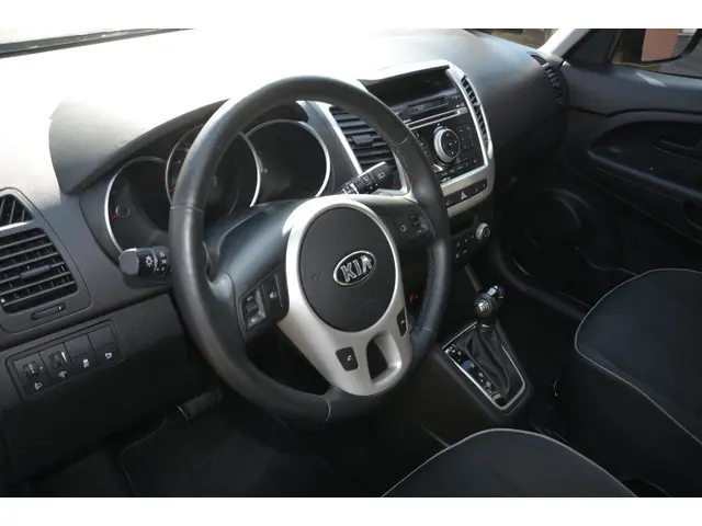 Kia Venga 1.6 CVVT automaat 2016 Benzine 28