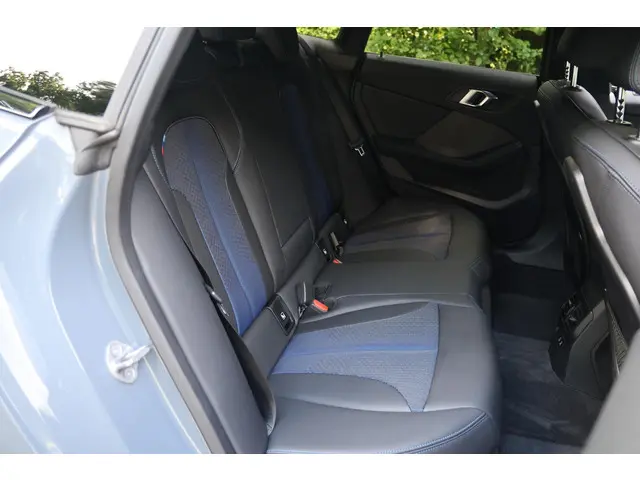 BMW 2 Serie 218i Gran Coupé M-Sport 2024 Benzine 31