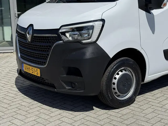 Renault Master T35 2.3 dCi 135 L2H2 Comfort 2022 Diesel 4