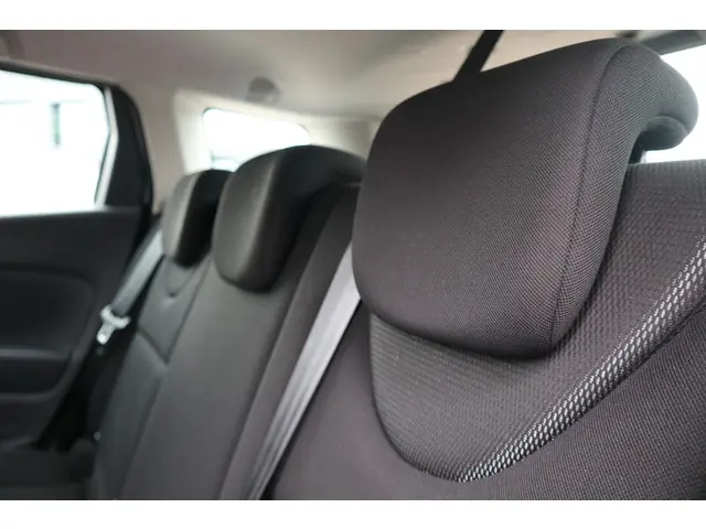 Renault Clio Estate 0.9 TCe Limited 2016 Benzine 8