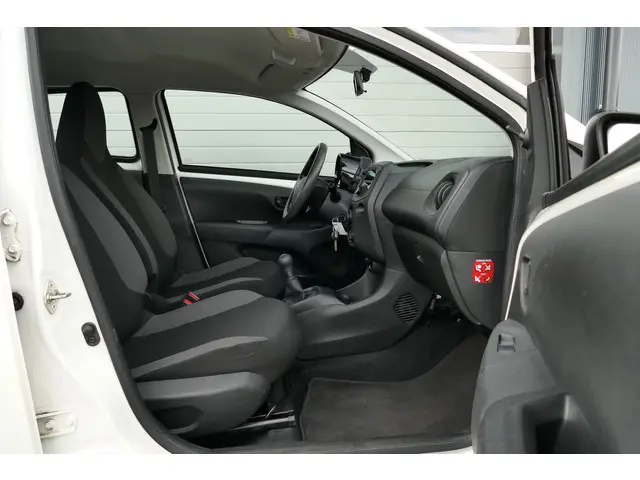 Toyota Aygo 1.0 VVT-i x-fun 2021 Benzine 32