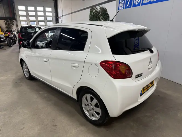 Mitsubishi Space Star 2