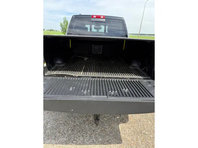 Dodge Ram Pick-Up DODGE 5.7 HEMI MET LPG 2023 LPG/Gas 6