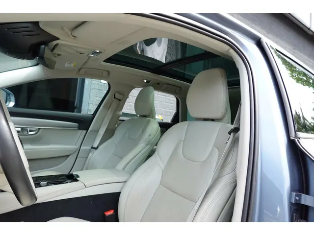 Volvo V90 2.0 T8 AWD Inscription 2018 Hybride Benzine 9