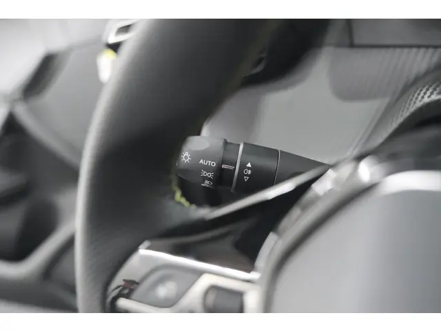 Peugeot 208 PureTech 100 GT 2023 Benzine 35