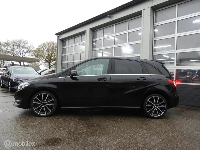Mercedes-Benz B-Klasse 250 Prestige 2015 Benzine 3