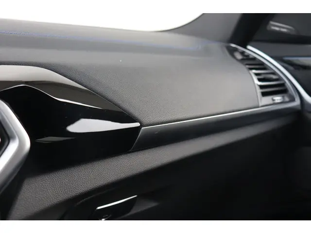 BMW iX3 High Executive Edition 80 kWh 2025 Elektrisch 32
