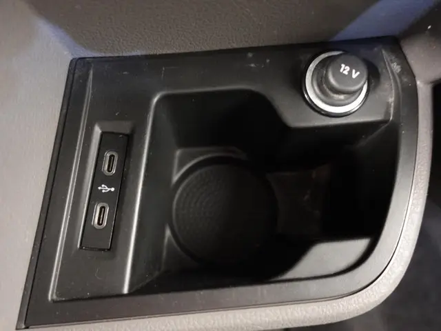 Volkswagen Transporter 2.0 TDI 110pk L2H1 2021 Diesel 16