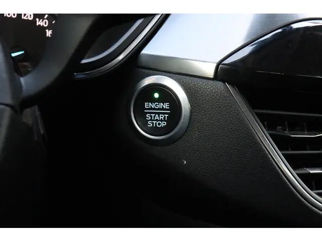 Ford Kuga 2.5 PHEV AUT. TITANIUM 2020 Hybride Benzine 25