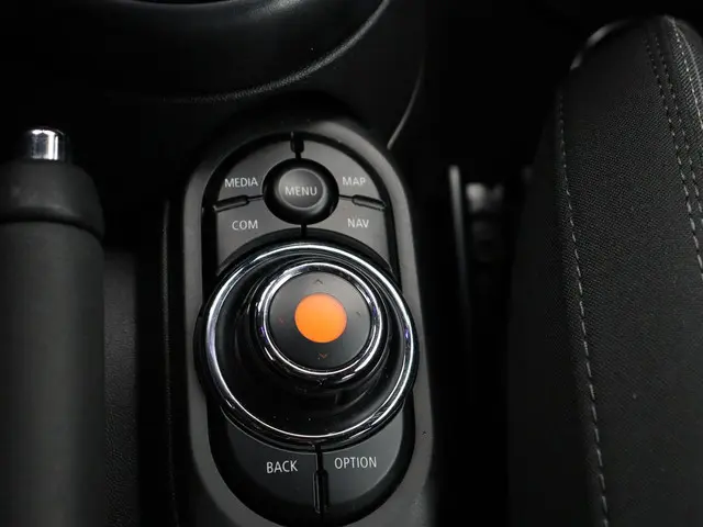 MINI 5-Deurs Cooper 2019 Benzine 21