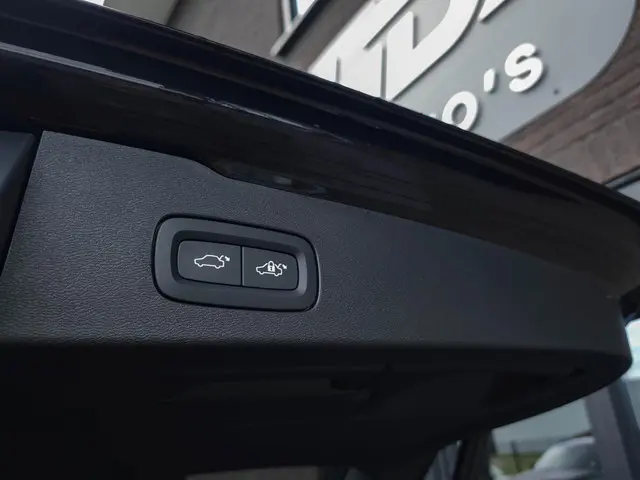 Volvo V60 2.0 T8 AWD Ultra Dark 2024 Hybride Benzine 37