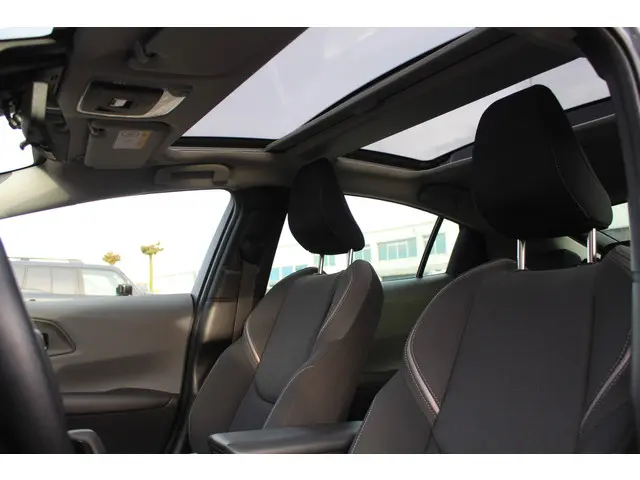 Toyota Prius 2.0 Plug-in Executive 2024 Hybride Benzine 20