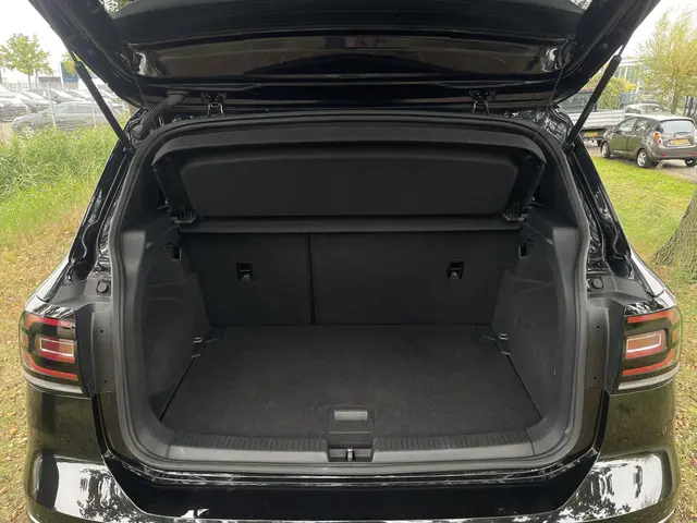 Volkswagen T-Cross 1.0 TSI R-Line 2022 Benzine 11