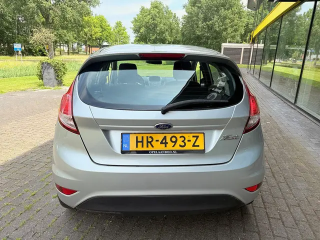 Ford Fiesta 1.5 TDCi Style Lease 2015 Diesel 11