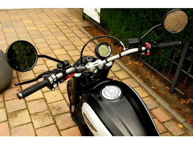 Ducati Scrambler DUCATI 800 2020 Benzine 24