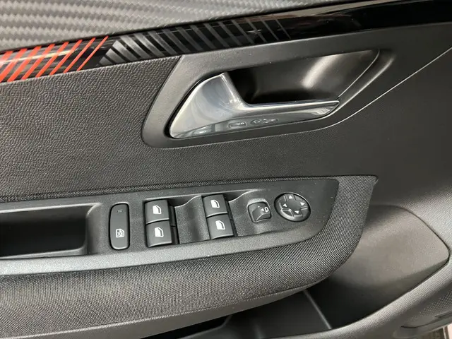 Peugeot 208 1.2 PureTech Active Pack 2022 Benzine 27