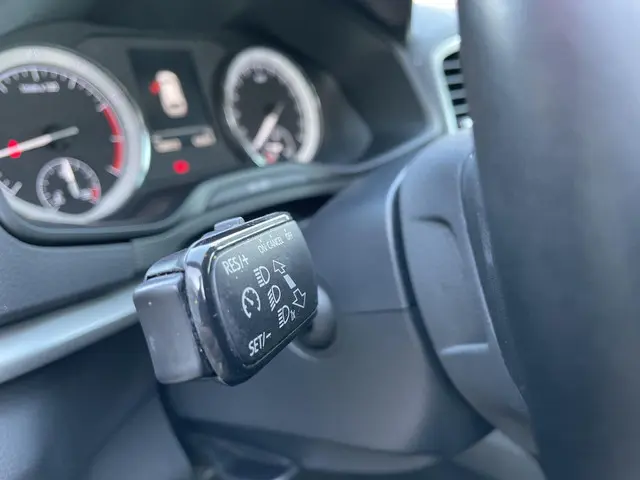 Škoda Karoq 1.0 TSI Business Edition 2022 Benzine 15