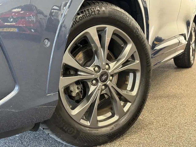 Ford Kuga 2.5 PHEV ST-Line X 2022 Hybride Benzine 2