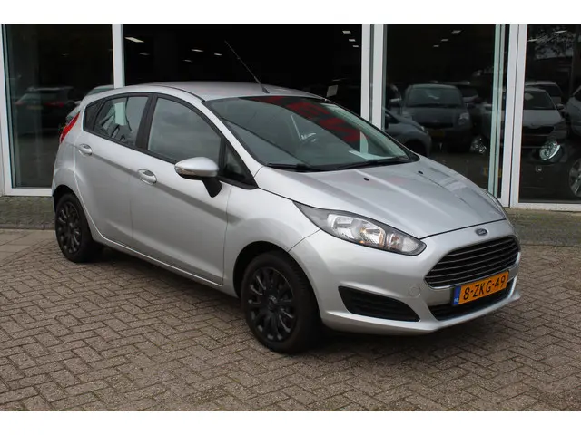 Ford Fiesta 1.0 Style//Navi//Airco//5drs!! 2015 Benzine 2