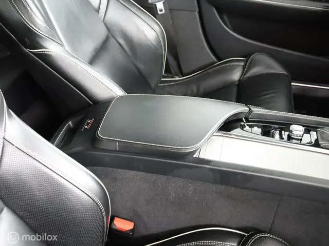 Volvo V90 2.0 T4 R-Design | ACC | PILOT | LEER | 2019 Benzine 23