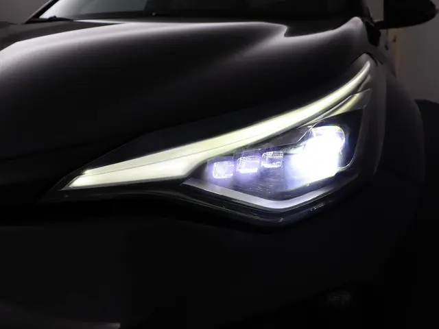 Toyota C-HR 1.8 Hybrid Active 2021 Hybride Benzine 13