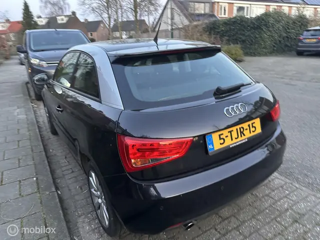 Audi A1 1.2 TFSI Attraction Pro Line 2012 Benzine 8