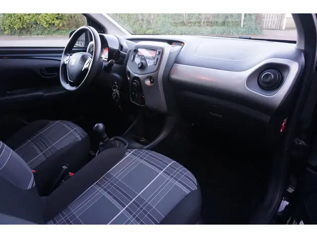 Peugeot 108 1.0 e-VTi Active * Airco * 5Drs * 2016 Benzine 18