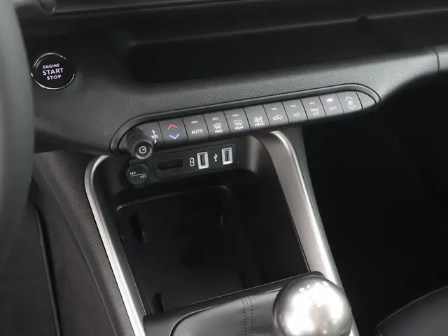 Jeep Avenger 1.2 Altitude 2024 Benzine 19