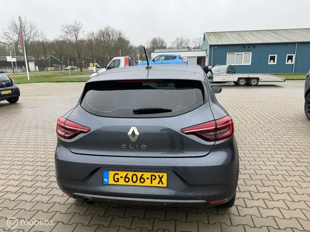 Renault Clio 1.0 TCe Zen 5 deurs navigatie 2019 Benzine 4