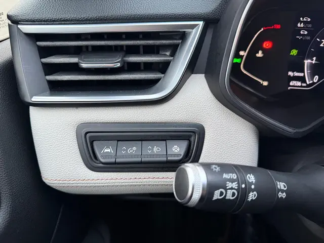 Renault Clio 1.3 TCe Initiale Paris 2019 Benzine 13