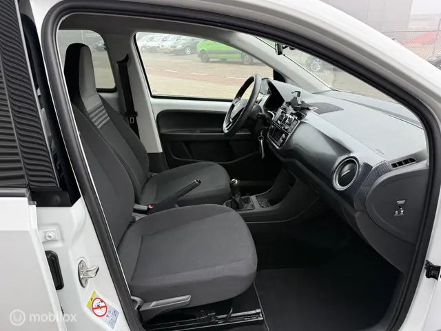 Volkswagen up! 1.0 BMT move up! BTW AIRCO 2020 Benzine 12