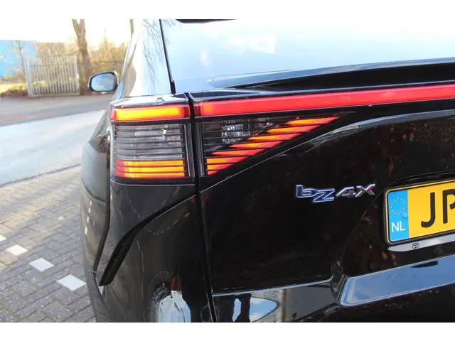 Toyota bZ4X Dynamic 71 kWh 2024 Elektrisch 18