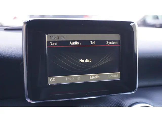 Mercedes-Benz A-Klasse 180 Prestige 122pk 2013 Benzine 13