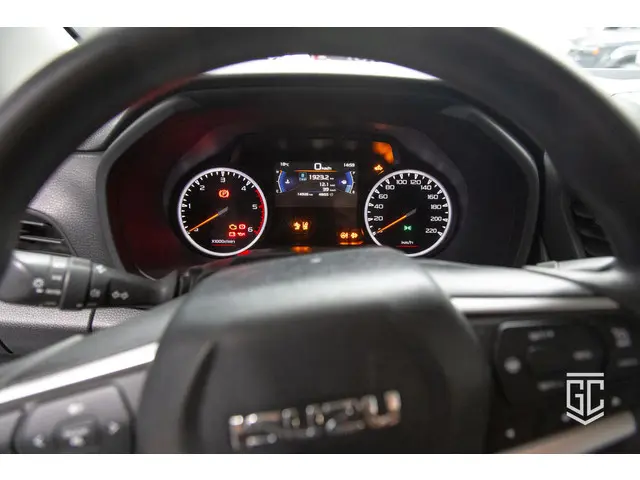 Isuzu D-Max 1.9 Double Cab lang 2024 Diesel 16