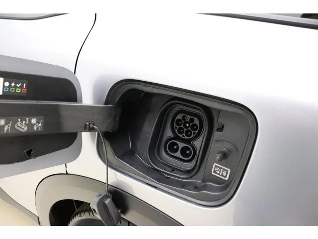 Citroën ë-C4 Feel 136pk 50kWh 3 fase 2022 Elektrisch 17