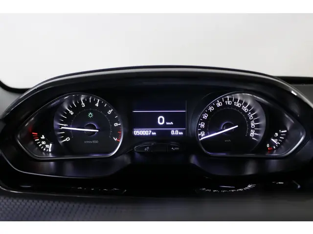 Peugeot 208 1.2 PureTech Tech Edition 110 PK. 2019 Benzine 17