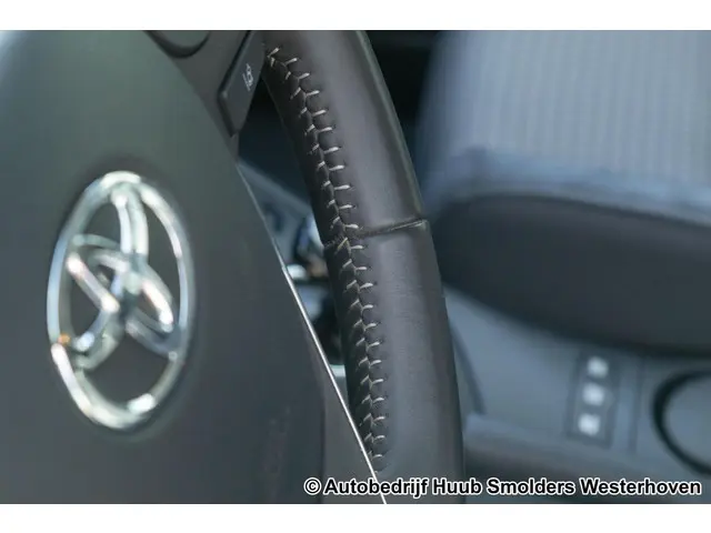 Toyota Auris 1.8 Hybrid Active 2019 Hybride Benzine 23