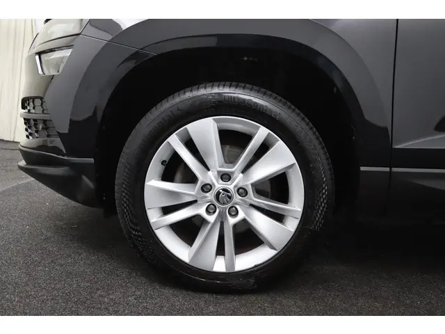 Škoda Karoq 1.0 TSI Business Edition 2022 Benzine 11