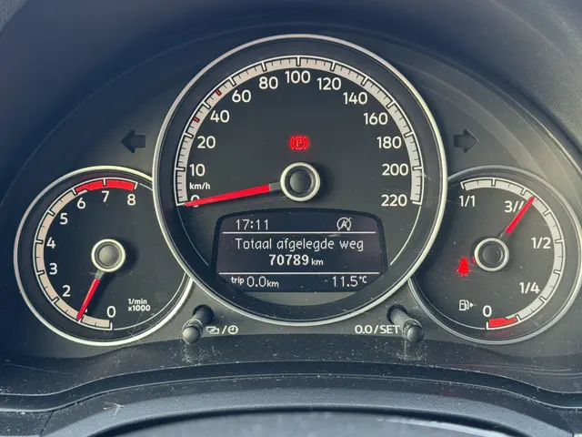 Volkswagen up! 1.0 MPI 60 pk BMT high up! 2019 Benzine 11