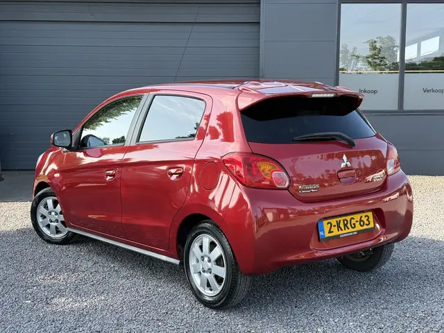 Mitsubishi Space Star 1.0 Intense 2013 Benzine 5