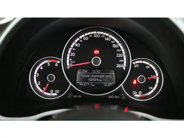 Volkswagen Beetle 2.0 TDI 140pk Design 2013 Diesel 30
