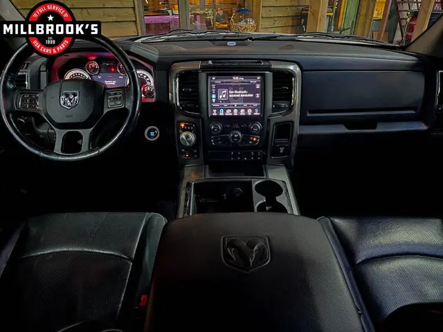 Dodge Ram 1500 5.7 V8 4x4 Sport, 2016 LPG/Gas 14