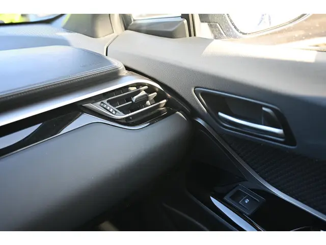 Toyota C-HR 1.8 Hybrid Dynamic 2019 Hybride Benzine 34