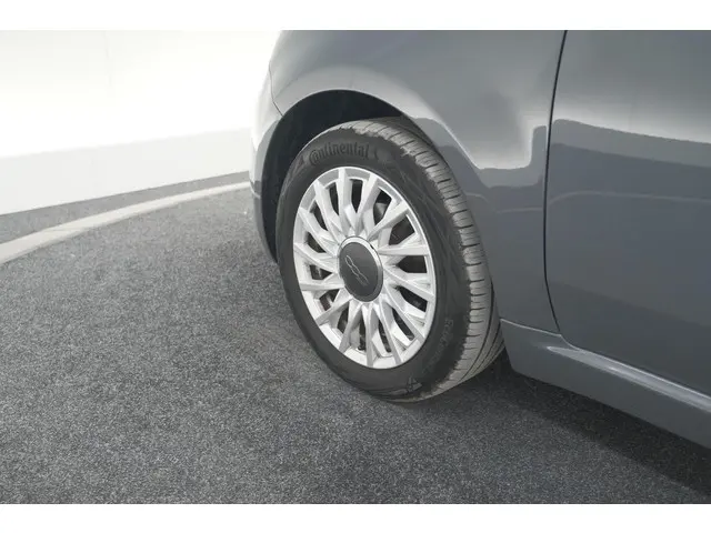 Fiat 500 1.0 Hybrid Dolcevita 2022 Benzine 19