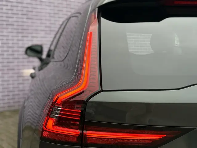 Volvo V90 Cross Country 2.0 B5 AWD Pro 2021 Benzine 8