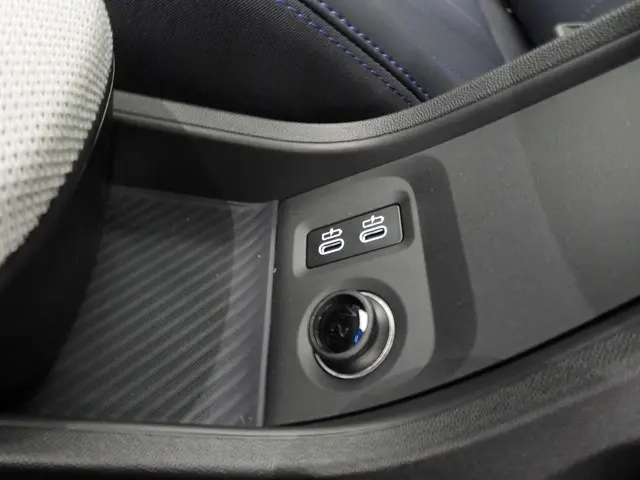 MINI 5-Deurs Cooper C 2024 Benzine 27