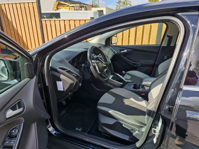 Ford Focus 1.0 EcoBoost 6 maanden garantie 2012 Benzine 15